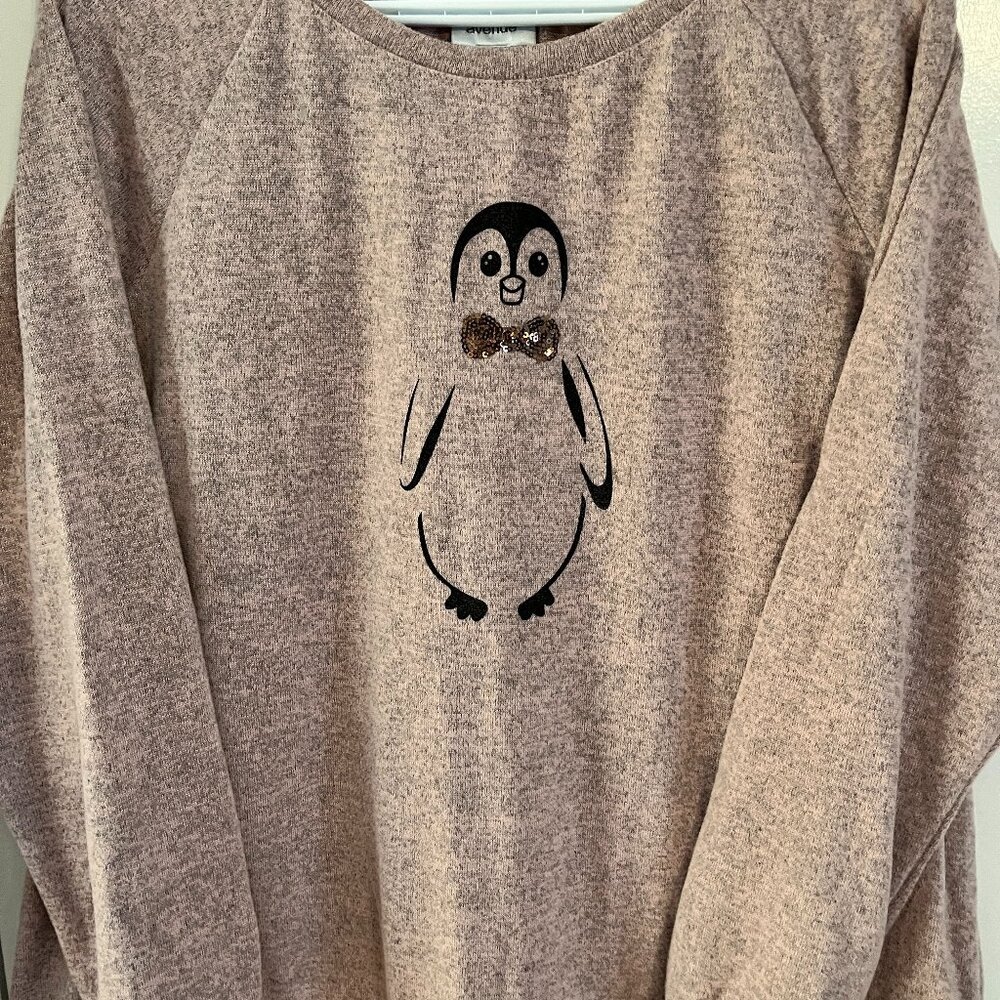 AVENUE PINK PENGUIN W/BOW TIE LS SWEATER, SIZE 18/20, SUPER SOFT & CUTE! EUC